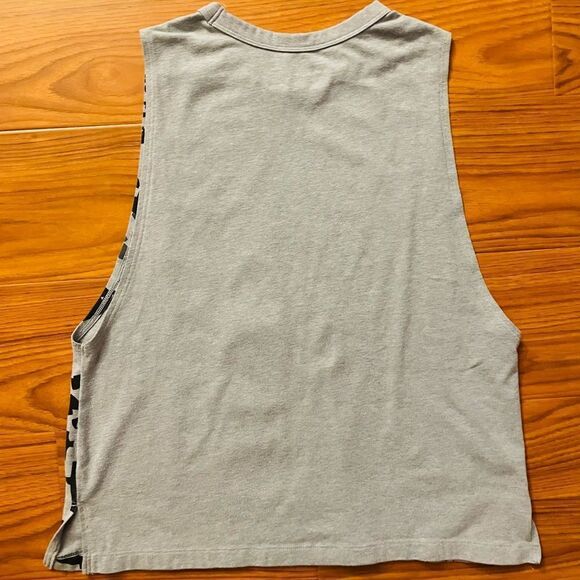 New Womens Under Armour Top - Picture 2 of 3